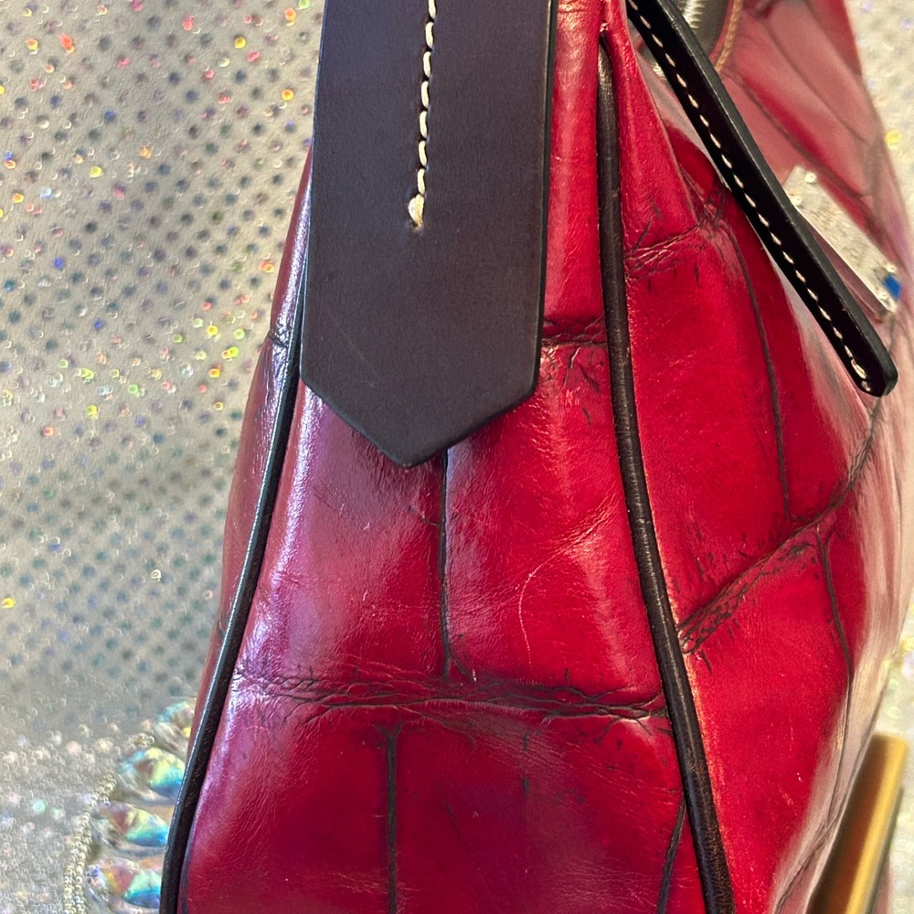 Dooney & Bourke Red Croc-Embossed Shoulder Bag Approx.. 12 x 6.5 x 4 - Picture 6 of 17
